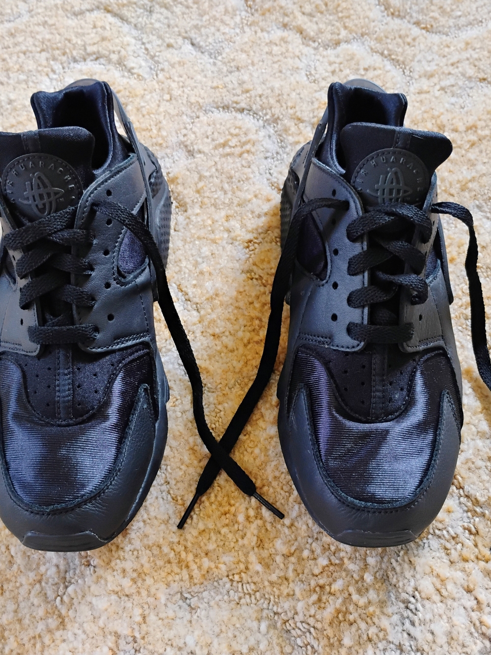 *NWOB* NIKE AIR HUARACHE TRIPLE BLACK SNEAKERS men's size 9